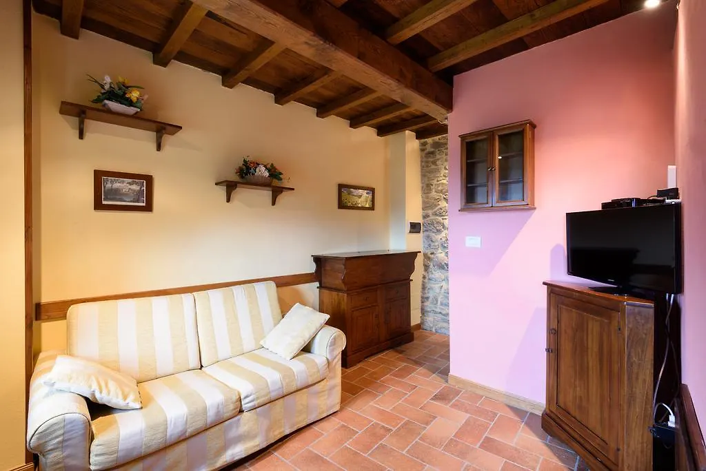 Il Borgo Dei Corsi - Charming Holiday Apartments Ortignano Raggiolo Country house